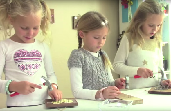 kids-crafts-by-three-sisters-string-art-nailing