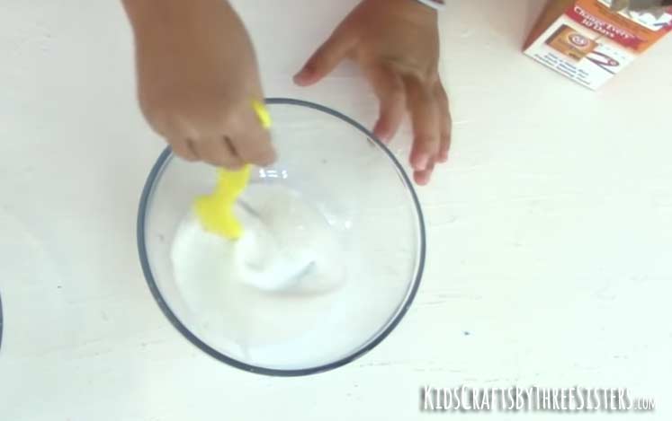 how-make-fluffy-slime-stir-baking-soda